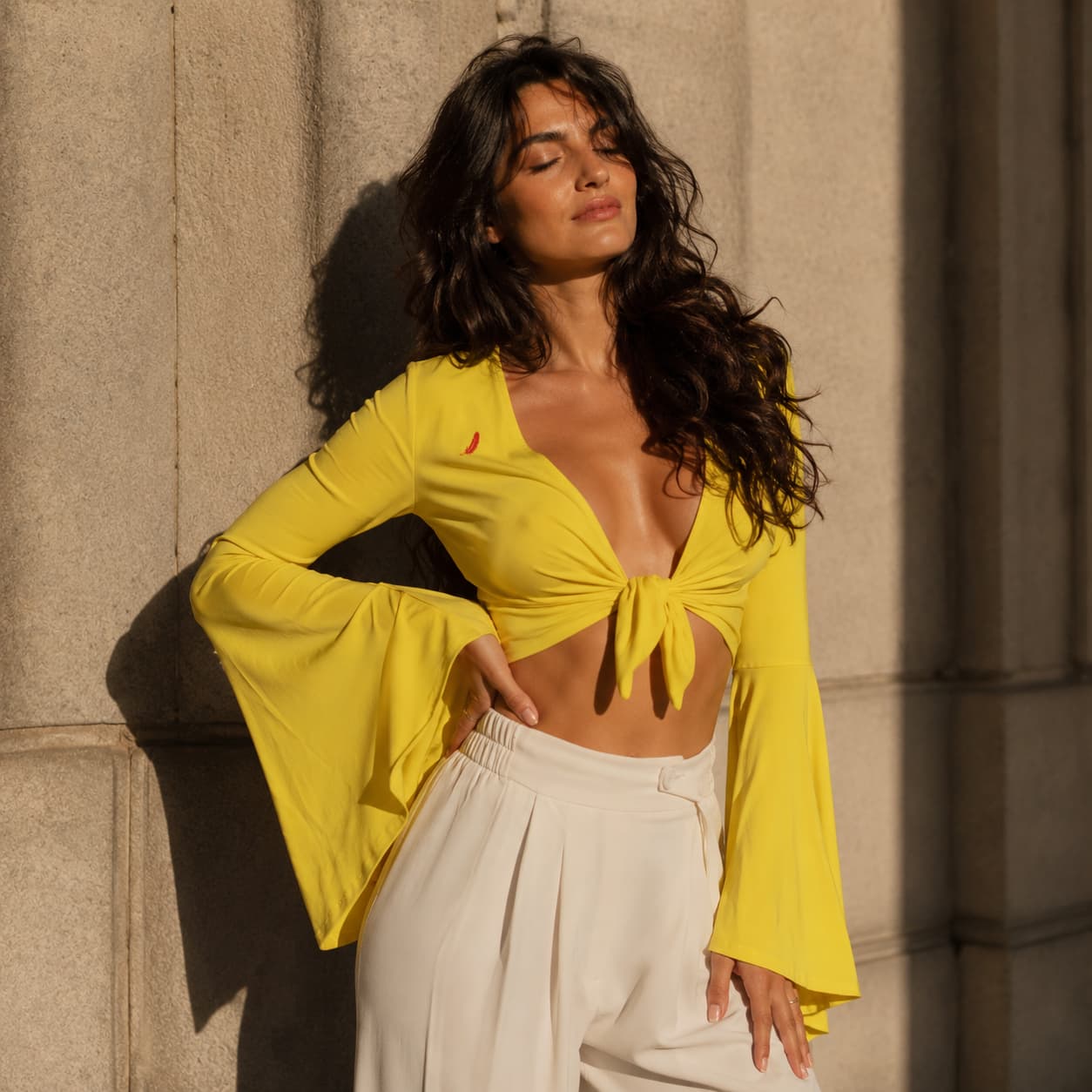 Haut femme manches évasées – Élégance, confort & style romantique