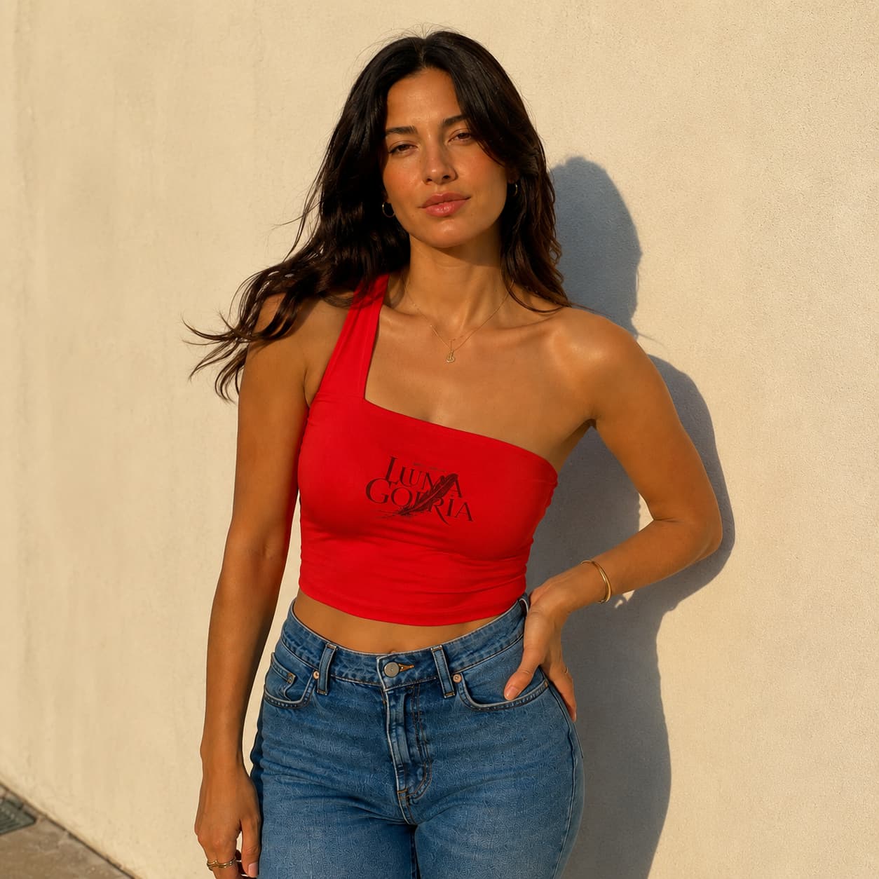 Haut court asymétrique une bretelle femme – Style moderne & tendance