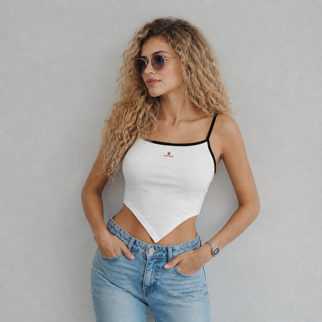Crop-top femme à bretelles spaghetti – Style sexy & tendance