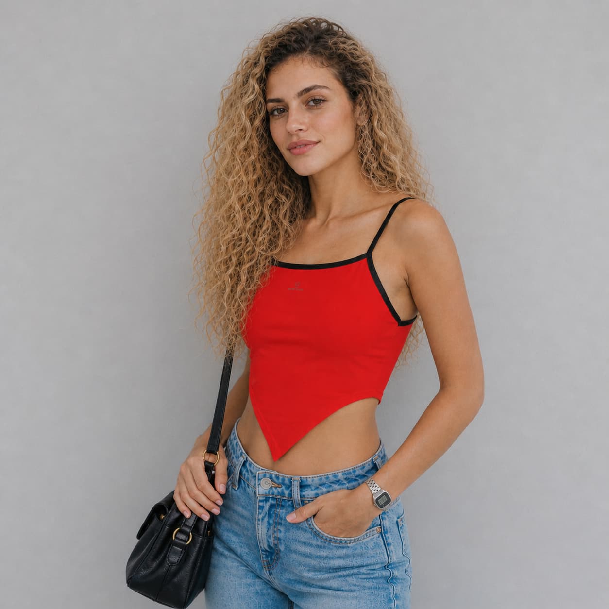 Crop-top femme à bretelles spaghetti – Style sexy & tendance