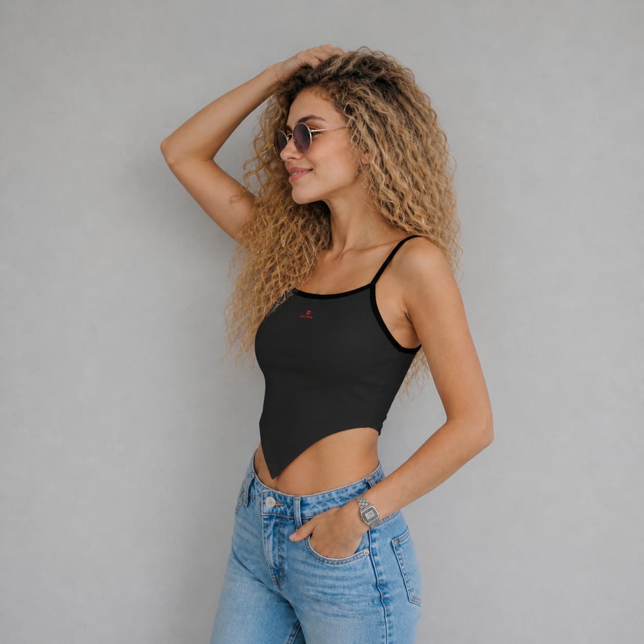 Crop-top femme à bretelles spaghetti – Style sexy & tendance