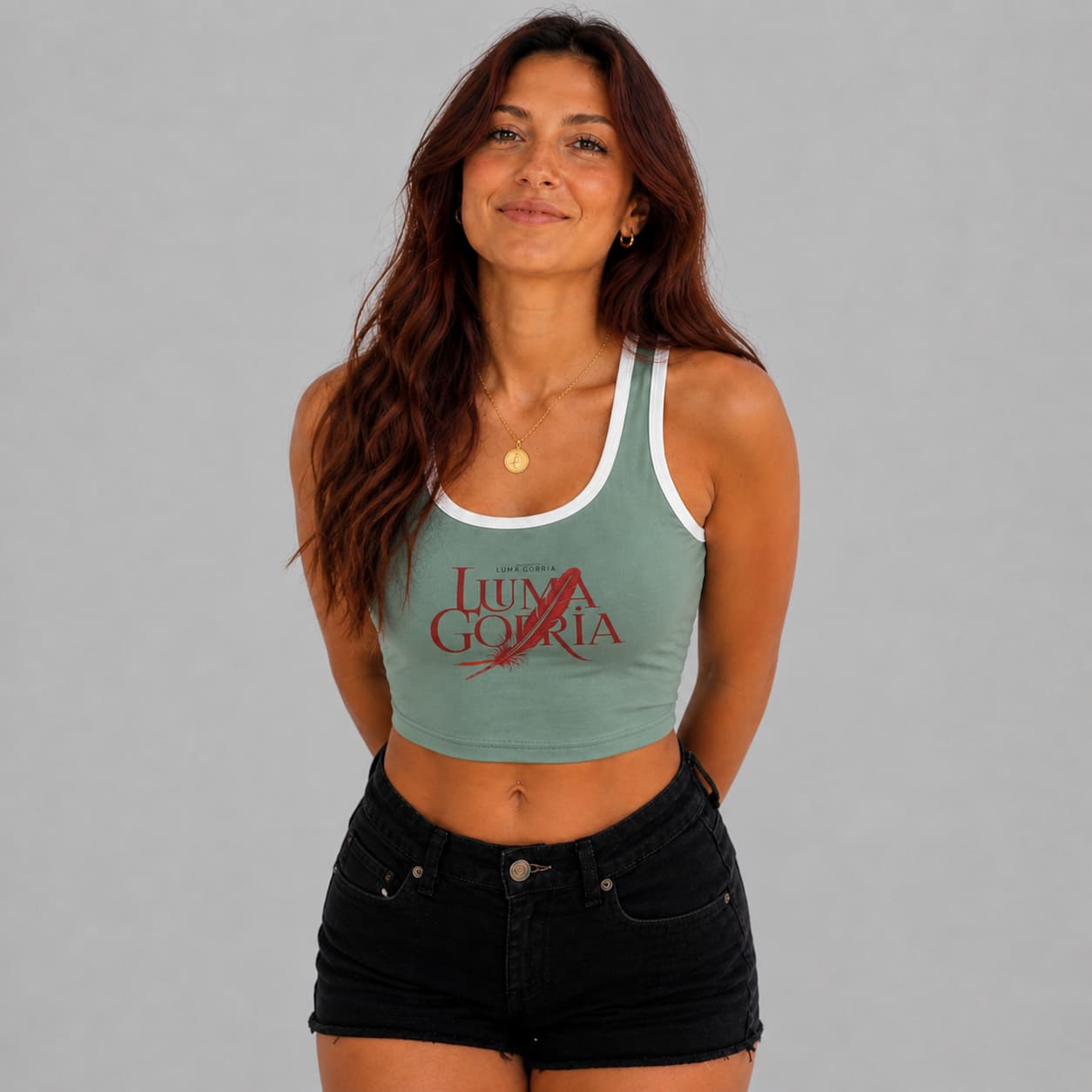 Crop top femme sans manches extensible. Confortable & chic