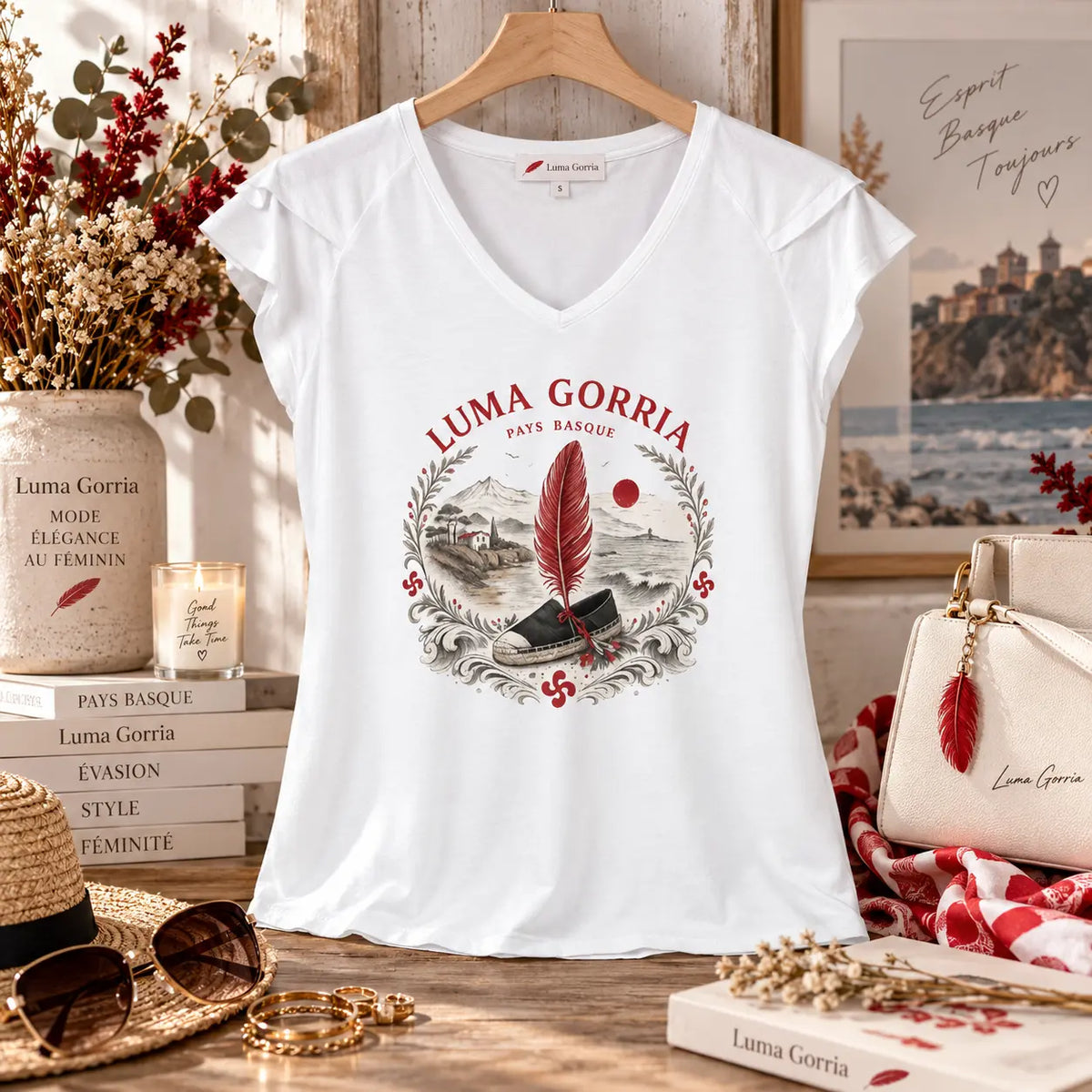 T-shirt femme col V à manches courtes volantées – Féminité, confort & élégance