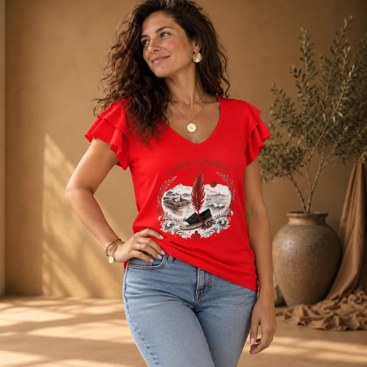T-shirt femme col V à manches courtes volantées – Féminité, confort & élégance