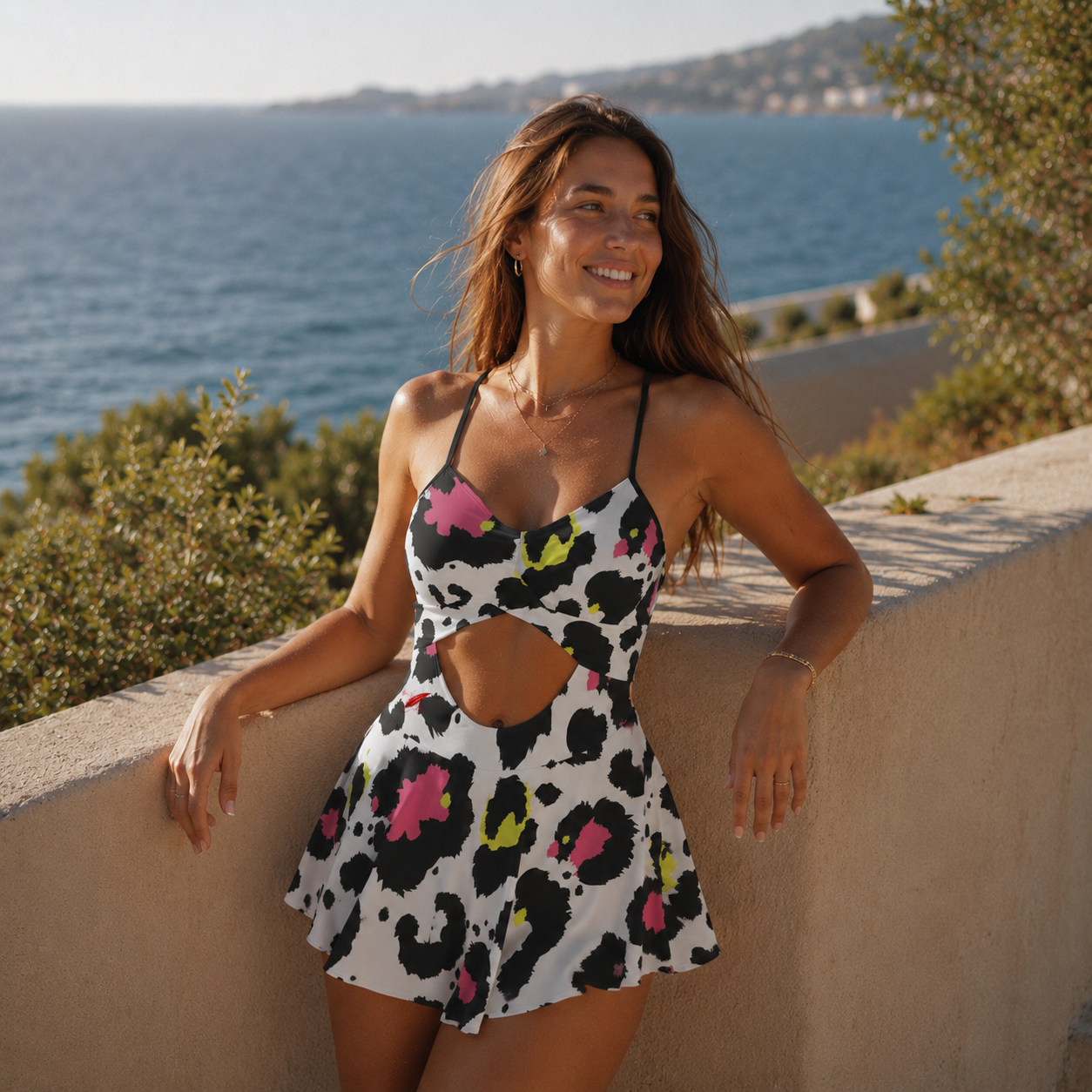 Robe Maillot de bain une pièce femme avec motifs dos croisé découpé- Élégance & confort