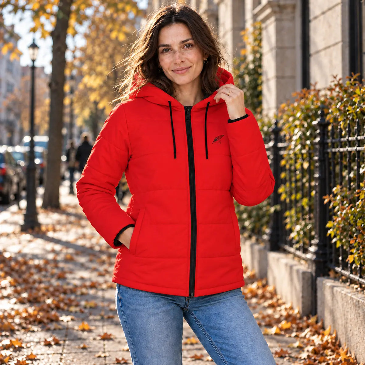 Veste chaude matelassée à capuche pour femme – Protection, chaleur & confort