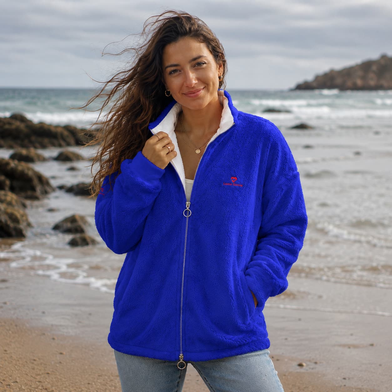 Manteau polaire Borg à col montant zippé porter de face couleur blanc