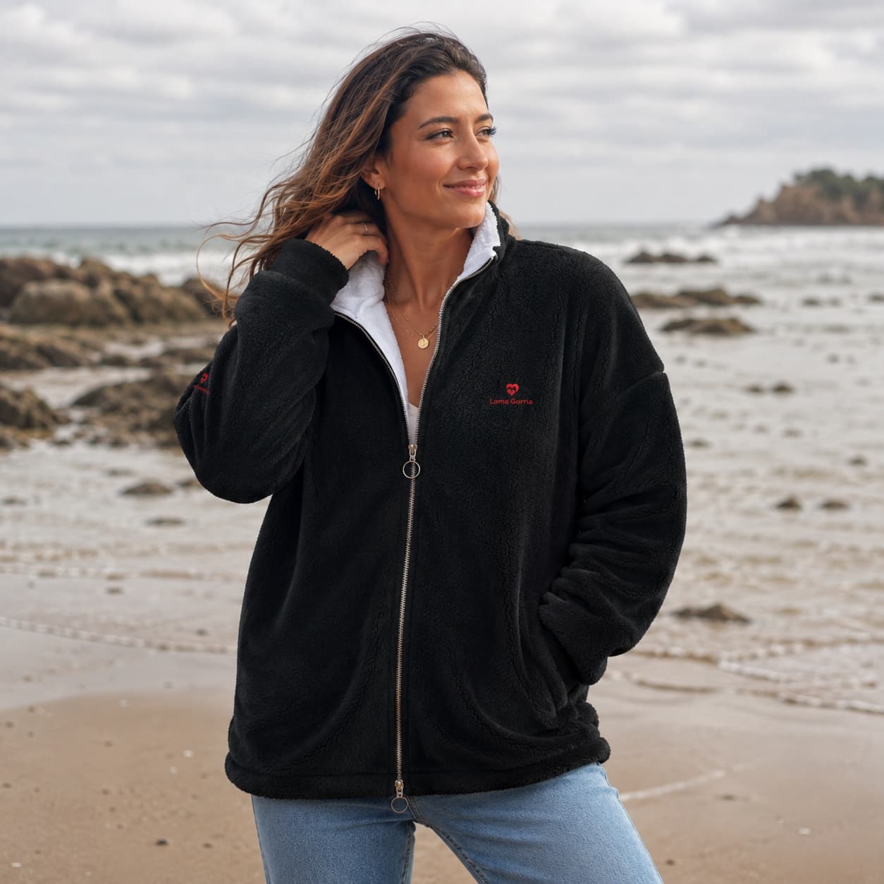 Manteau polaire Borg à col montant zippé porter de face couleur bleu