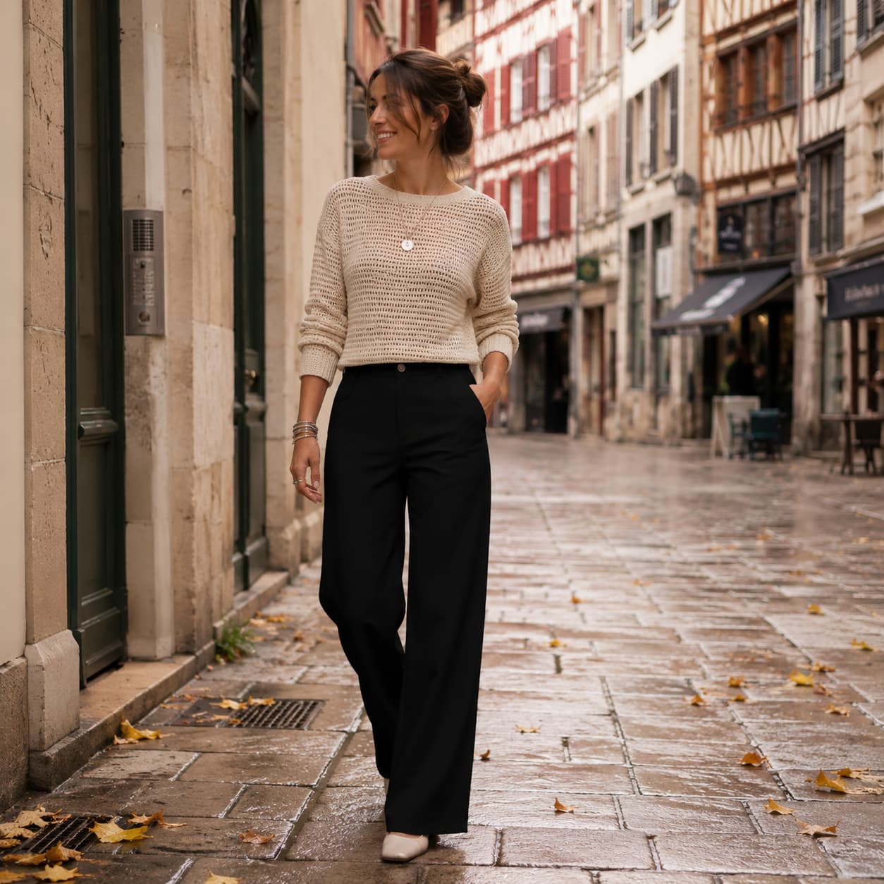 Pantalon large femme taille haute porter de face couleur noir