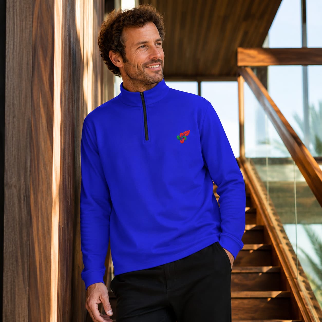 Pull col roulé zippé pour homme  porter de face couleur bleu