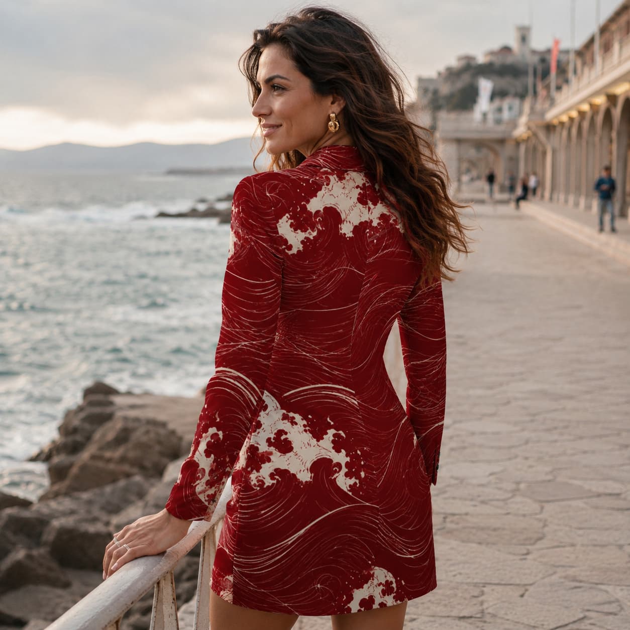 Robe blazer croisée à la taille pour femme porter de dos couleur rouge