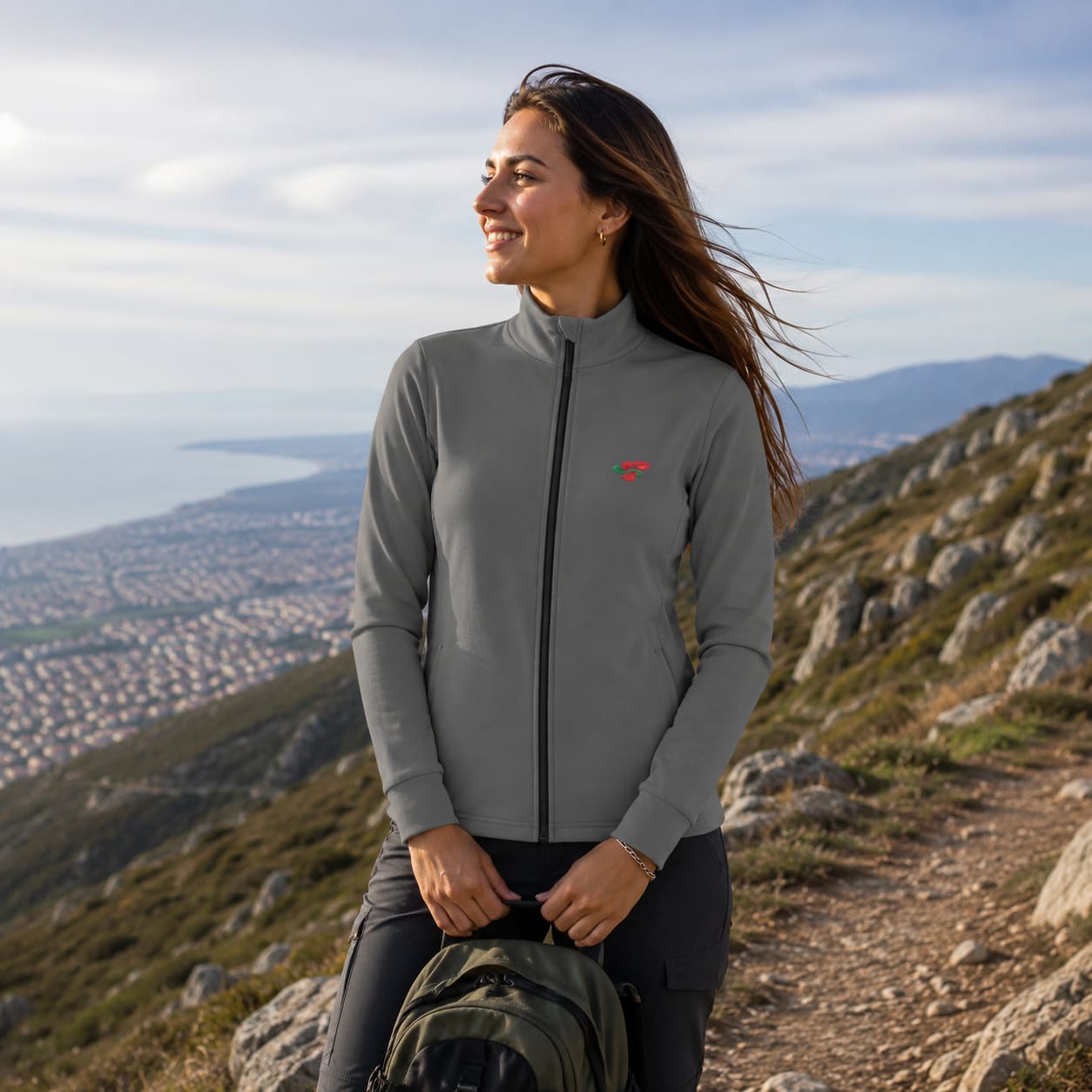 Veste à manches longues avec passe-pouces pour femme porter de face couleur gris 