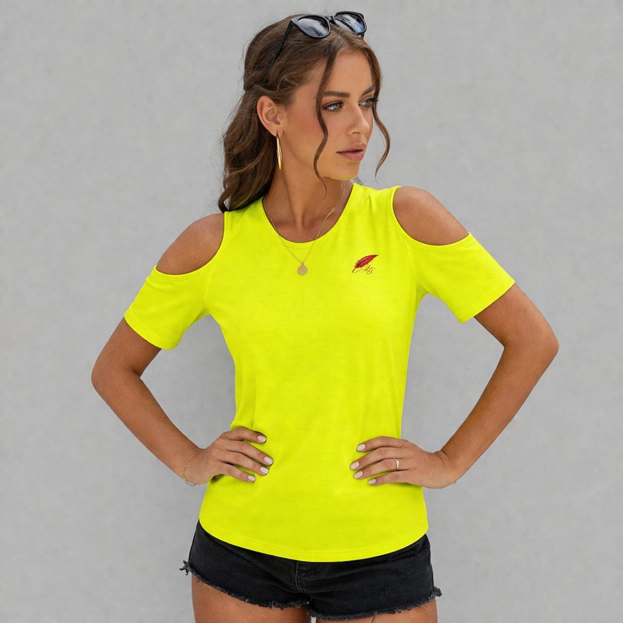 T-shirt femme manches courtes col rond – Confortable, basique & polyvalent