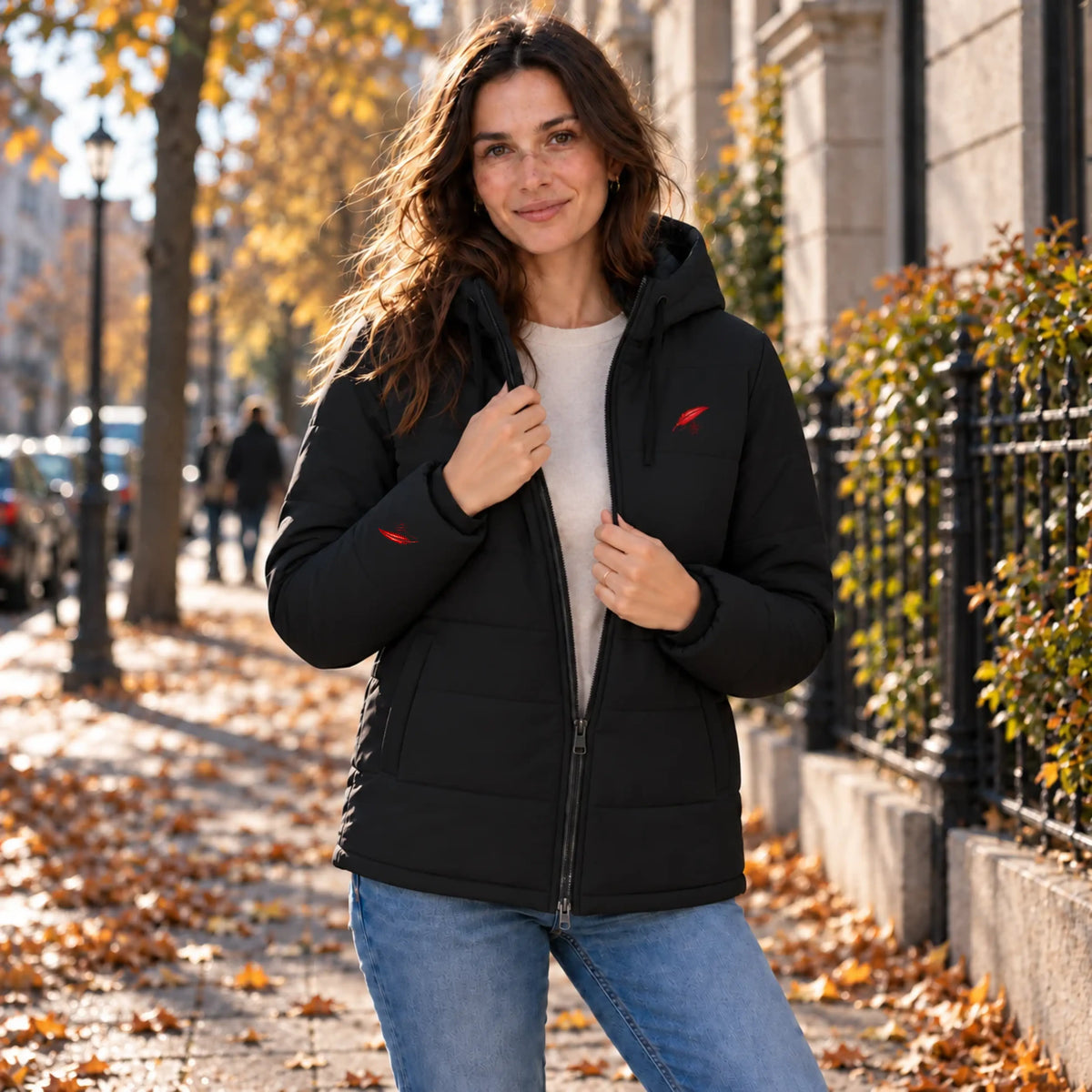Veste chaude matelassée à capuche pour femme – Protection, chaleur & confort