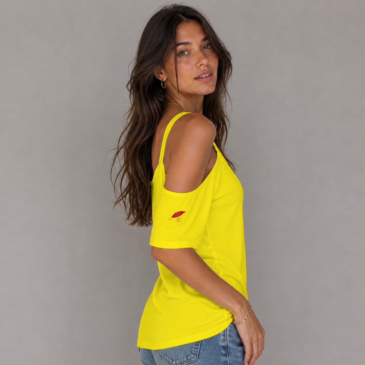 T-shirt femme épaules dénudées – Léger, tendance & estival